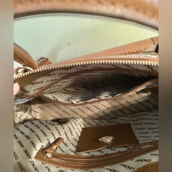 DKNY Large Tan & Brown Dome Monogram Satchel Bag w Strap - Picture 15 of 15